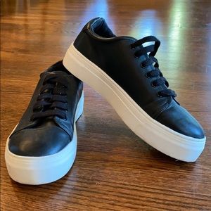 Black platformed sneakers